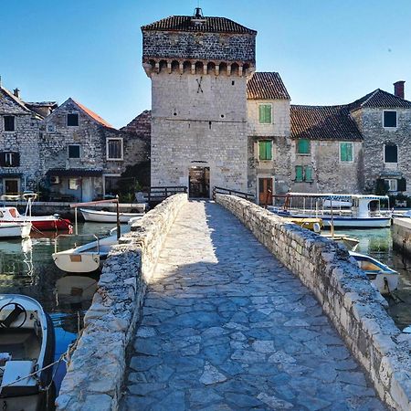 Gorgeous Home In Kastel Gomilica With Wifi Kastela Exterior photo