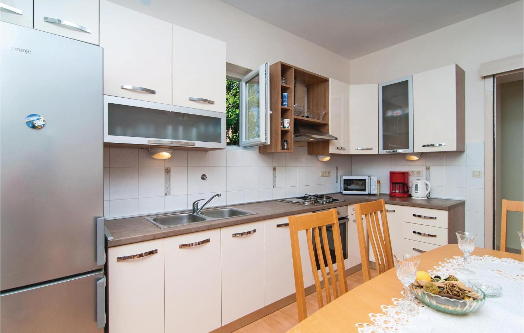 Gorgeous Home In Kastel Gomilica With Wifi Kastela Exterior photo