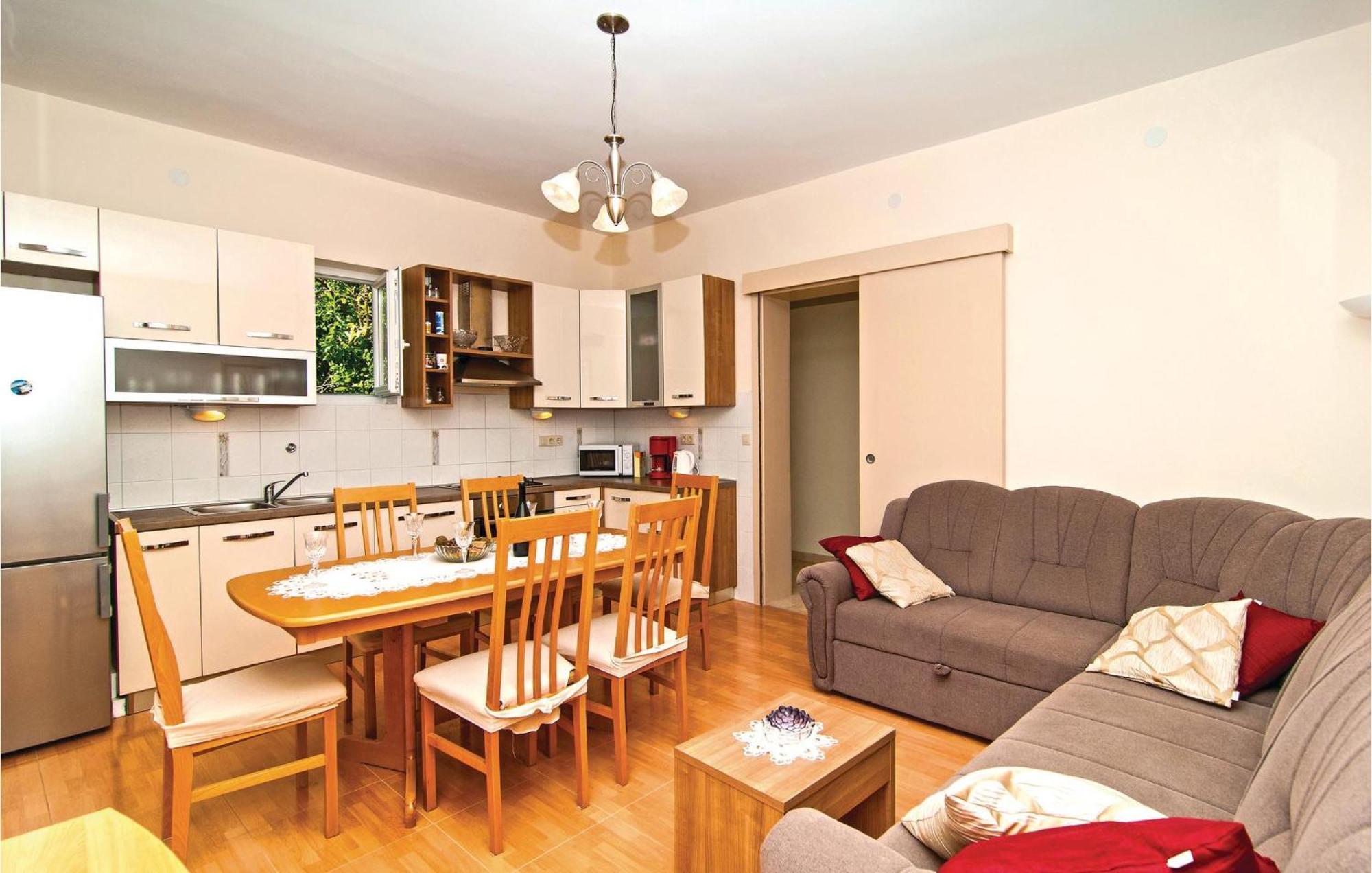 Gorgeous Home In Kastel Gomilica With Wifi Kastela Exterior photo