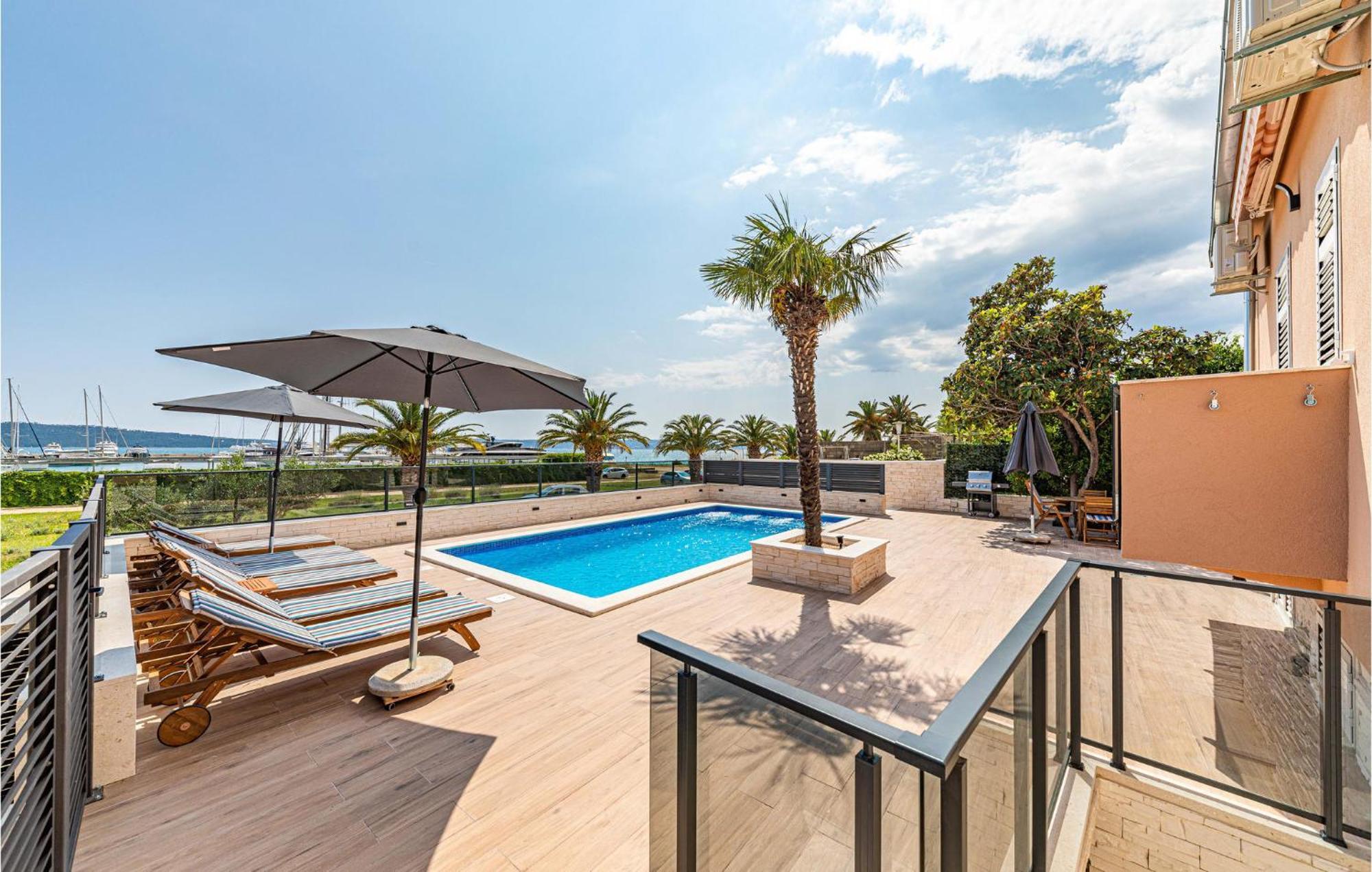 Gorgeous Home In Kastel Gomilica With Wifi Kastela Exterior photo