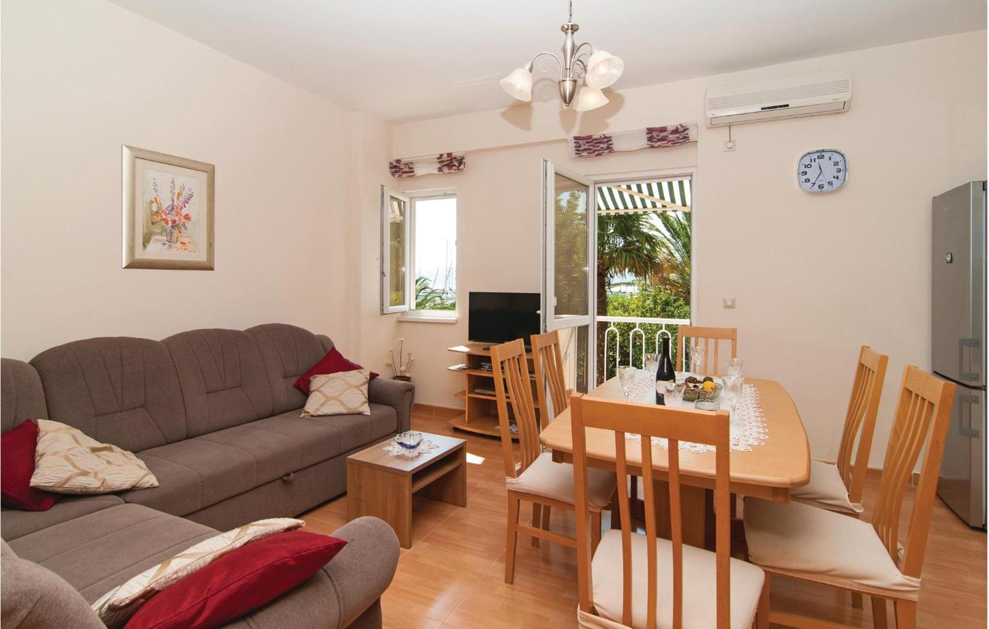 Gorgeous Home In Kastel Gomilica With Wifi Kastela Exterior photo