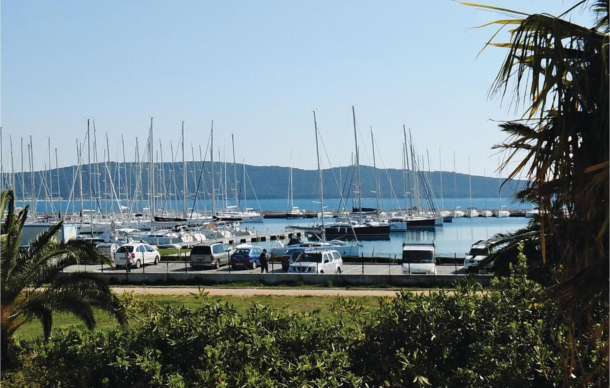 Gorgeous Home In Kastel Gomilica With Wifi Kastela Exterior photo