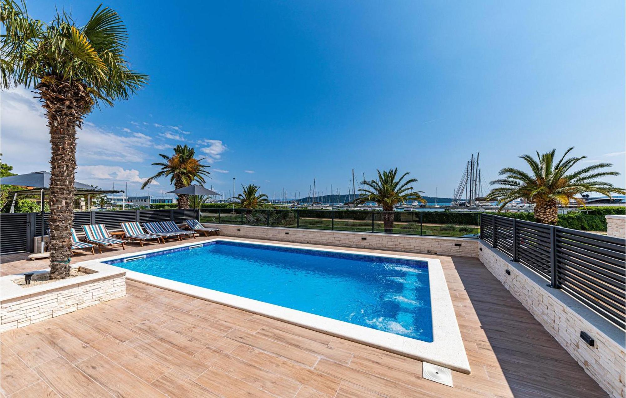 Gorgeous Home In Kastel Gomilica With Wifi Kastela Exterior photo