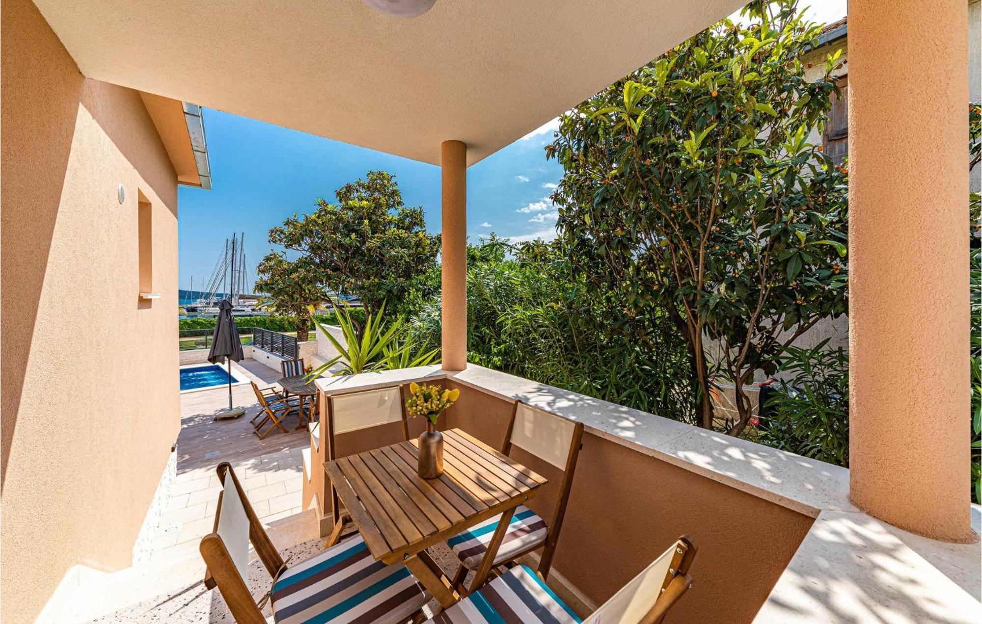 Gorgeous Home In Kastel Gomilica With Wifi Kastela Exterior photo