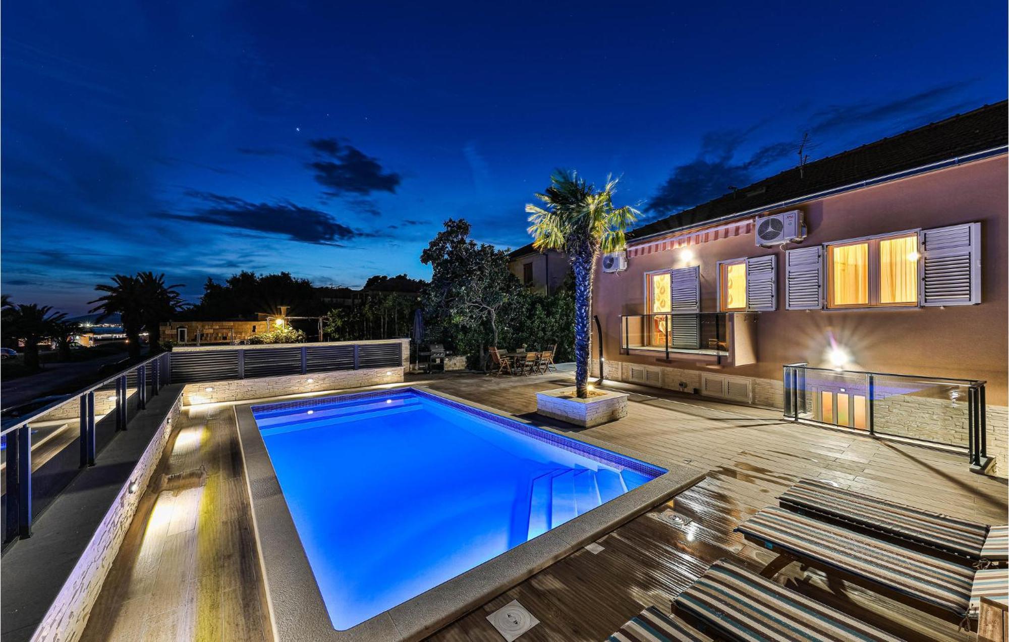 Gorgeous Home In Kastel Gomilica With Wifi Kastela Exterior photo